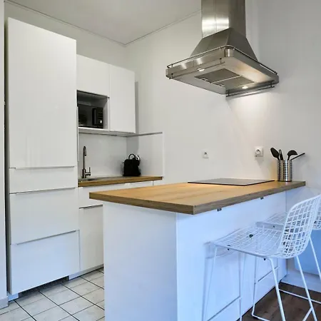 Apartmán One Bedroom Near Metro, With Parking