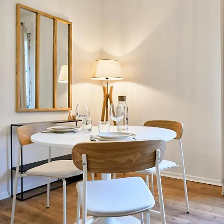 Apartmán One Bedroom Near Metro, With Parking *