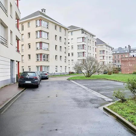 Apartment One Bedroom Near Metro, With Parking *