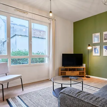 One Bedroom Near Metro, With Parking ليل